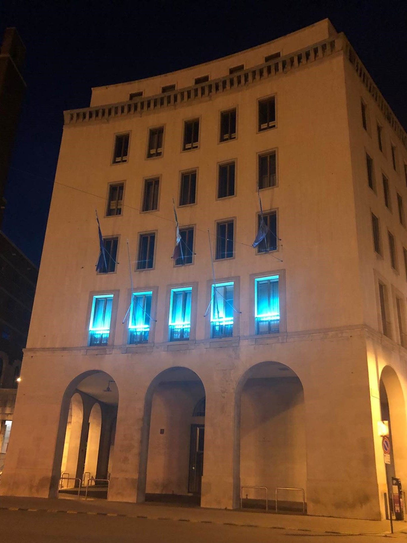 Il Palazzo del Consiglio regionale illuminato di blu in occasione della Giornata dell’Europa 